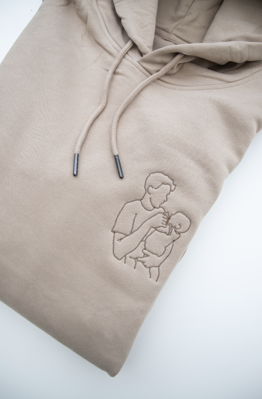 Sweater/hoodie met lijntekening ▪ geborduurd